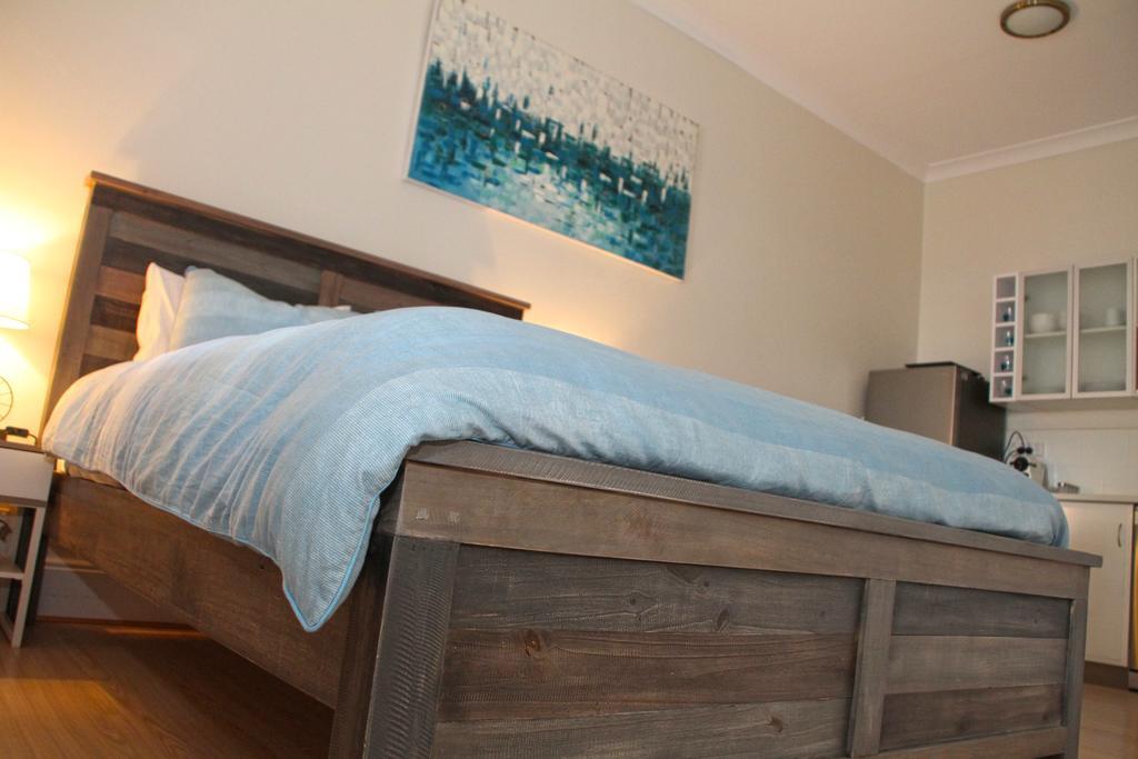 Smugglers Inn Studio Apartments Victor Harbor Exterior photo